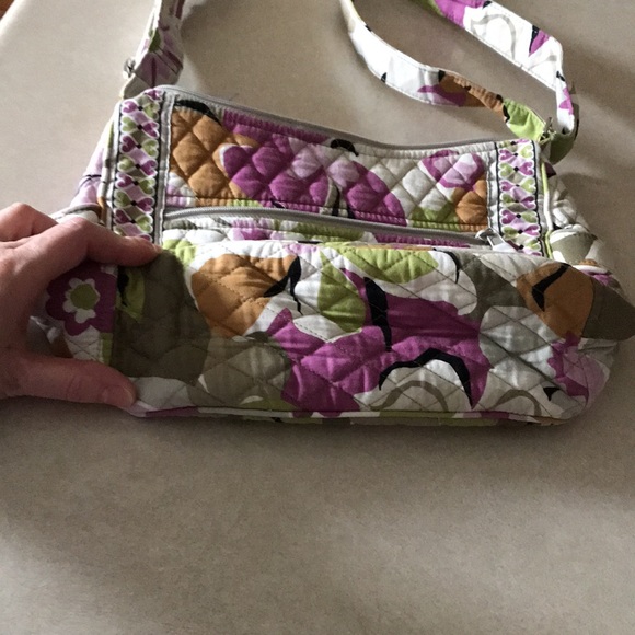 Vera Bradley On The Go EUC! Crossbody - Picture 3 of 9